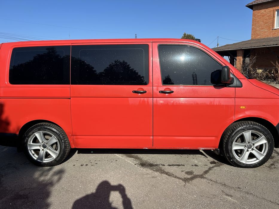 Продам авто VOLKSWAGEN T5 пасажир