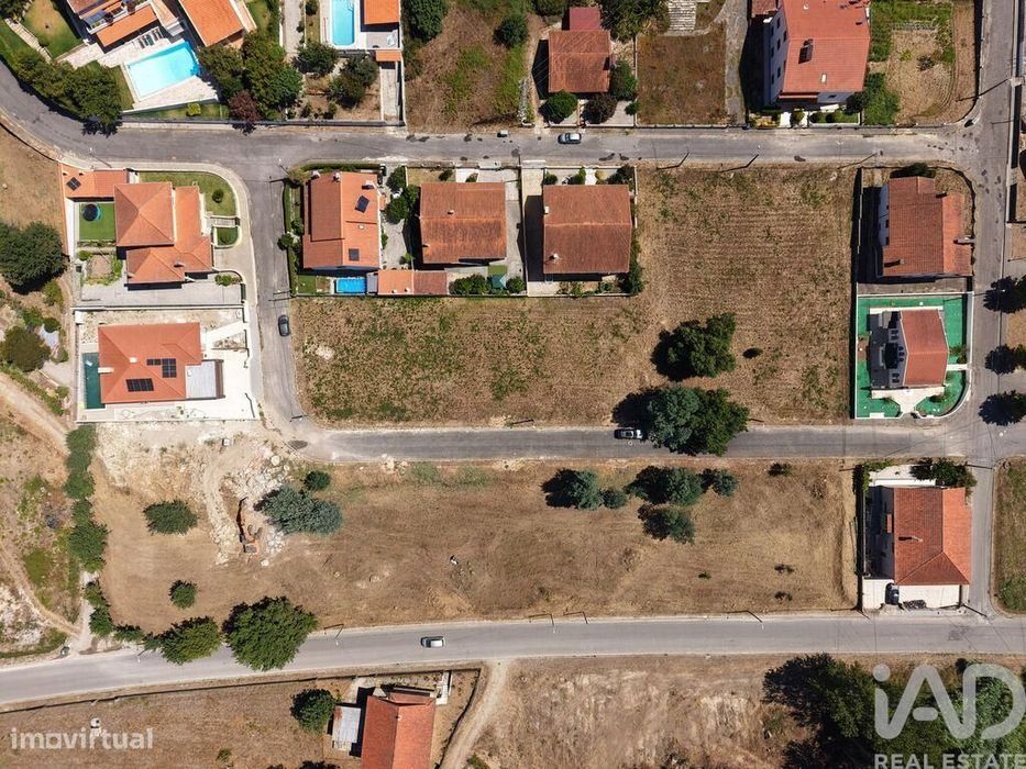 Terreno para construção em Santa Comba Dão e Couto do Mosteiro