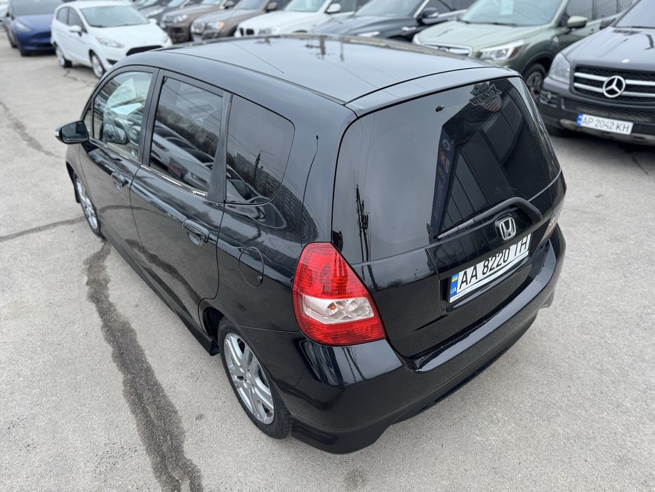 Продам Honda Jazz