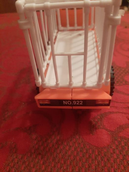 Дві дитячі машинки