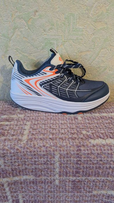 Продам кросівки Fusskleidung