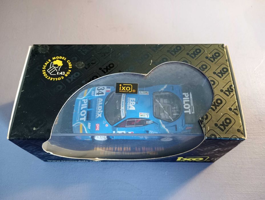 Camiões Volvo Team Martini / Team Lotus  - Ixo 1:43