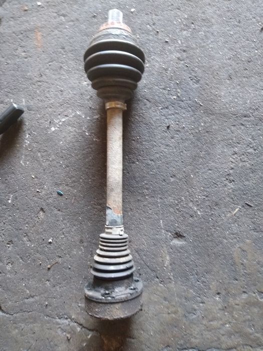 Półoś prawa łączona VW Touran caddy III golf V 1.9tdi 5b 6b