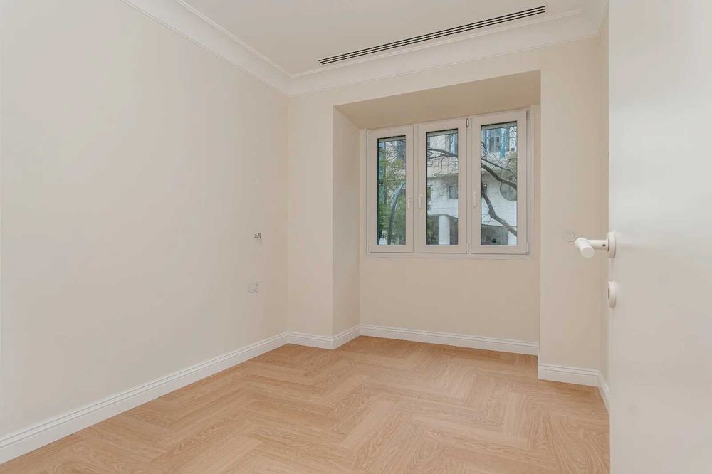 T1 Apartamento - R. Castilho (Lisboa)