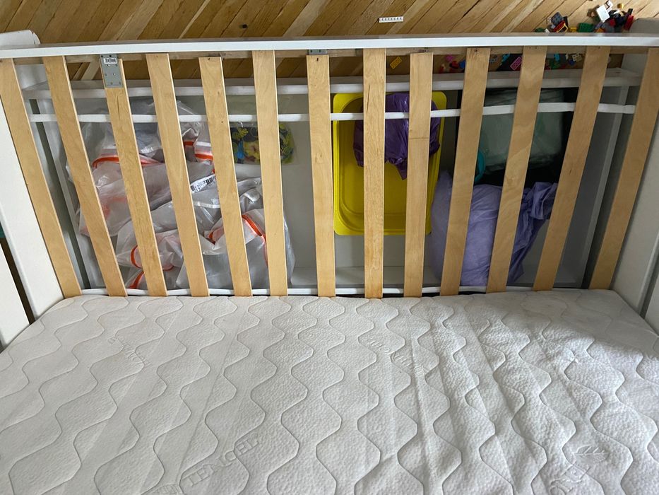 Drewniane łóżko dziecięce z szufladą 160x80