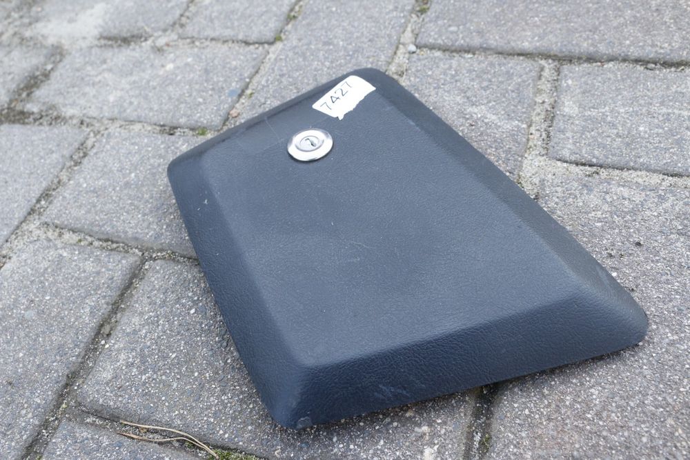 7427 Klapka schowka przednia, pokrywa zamek Honda Goldwing Gl1500