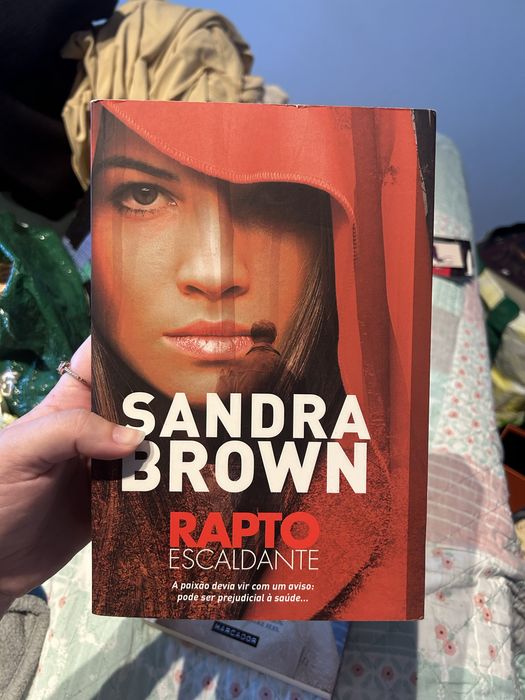Kiera Cass: A Sereia; Sandra Brown: Rapto Escaldante