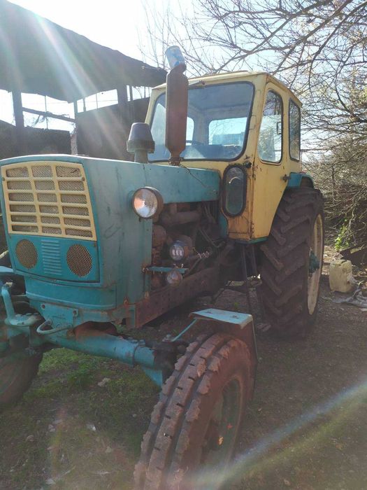 Трактор ЮМЗ - 6  РАБОЧИЙ