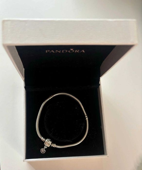 Pulseira Pandora com fecho margarida
