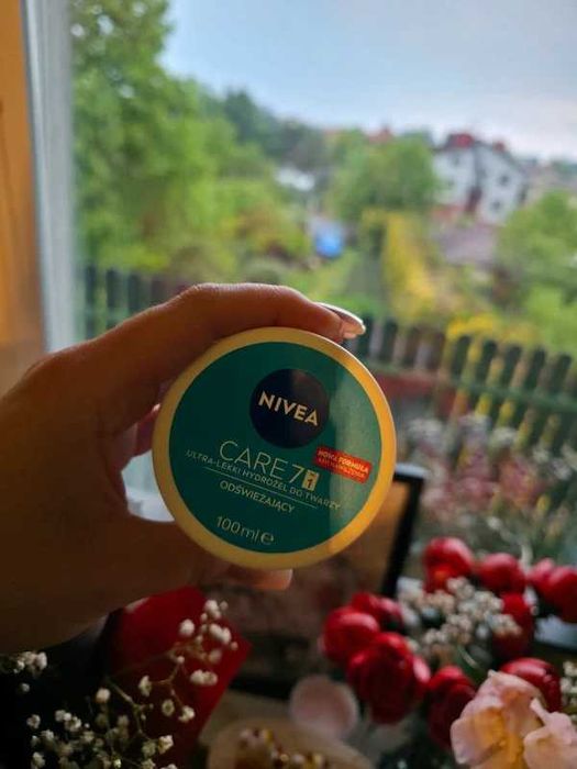 Nivea Care ultra-lekki hydrożel odświeżający