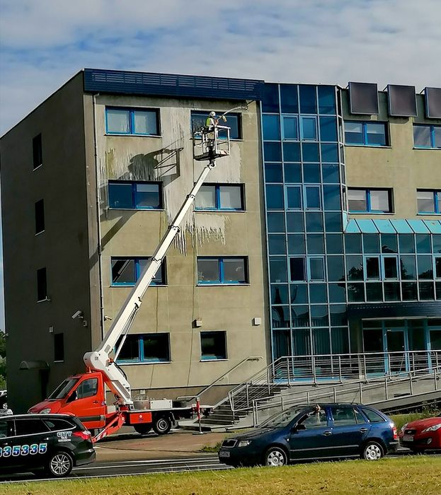 Podnośnik koszowy 22m Szczecin wynajem/usługi.Atrakcyjne ceny.
