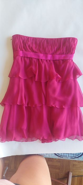 Vestido rosa aos folhos