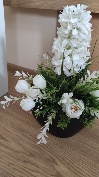 Stroik wiosenny, kompozycja wiosenna, ozdoba, dekoracja