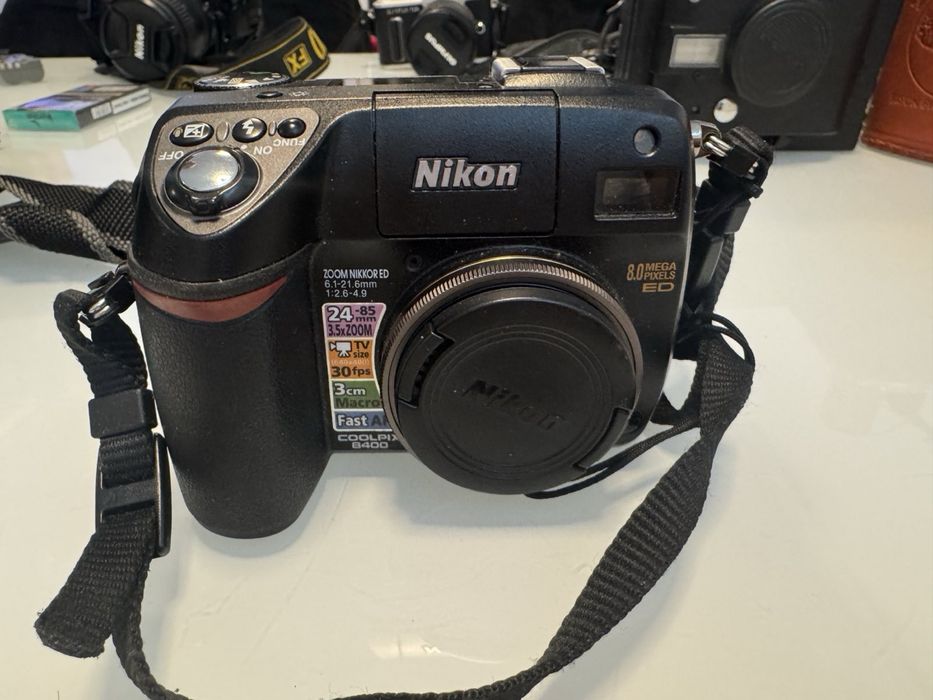 Nikon Coolpix 8400