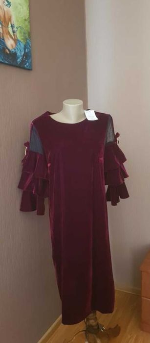 Продам гарну велюрову сукню.