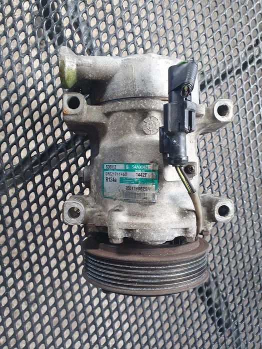 Kompresor sprezarka klimatyzacji Ford Fiesta mk5 1.4 hdi tdci