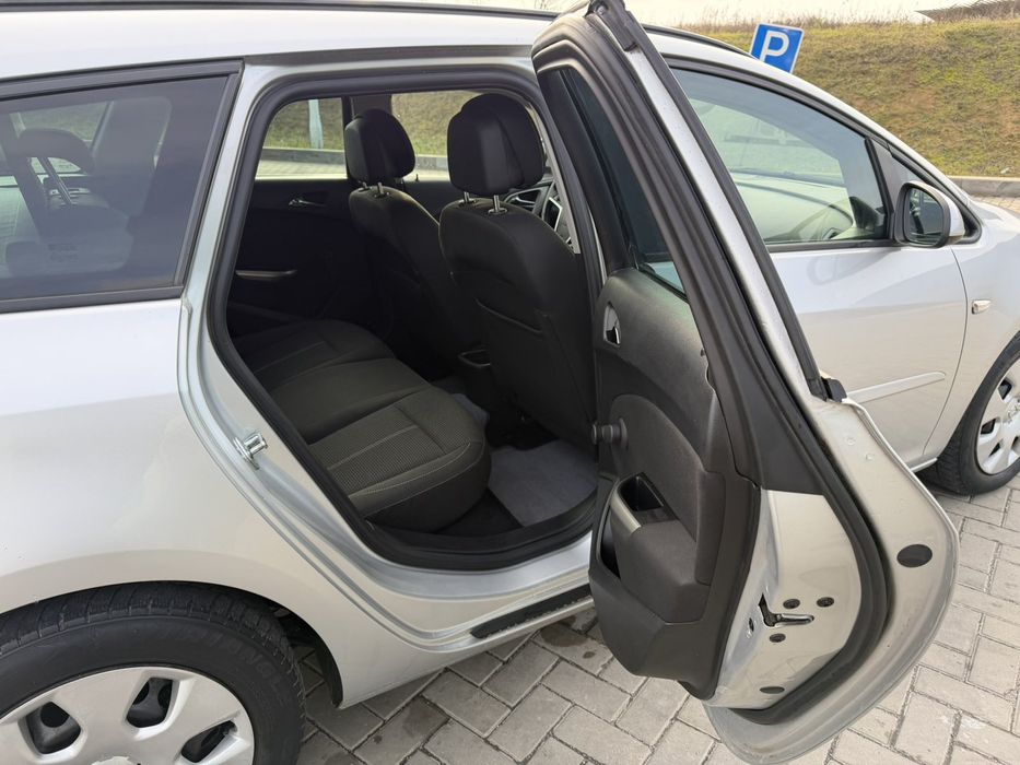 Продам Opel Astra J 1.3 cdti 95 к.с 2011рік