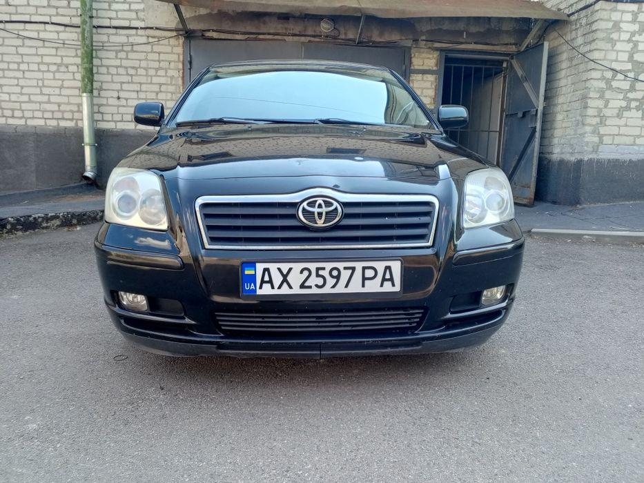 Продам Авенсис 2004год.
