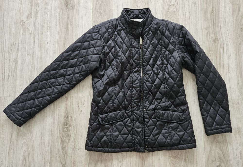 Czarna pikowana taliowana kurtka parklane m-l