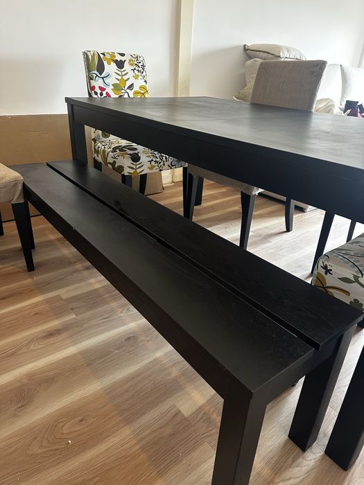 Banco madeira cor castanho preto. Medidas: 1,58*36 Modelo: Bjursta