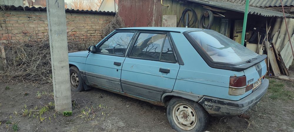 Renault 11  1.4 бензин