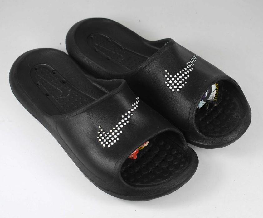 Używane Nike klapki sportowe CZ7836 rozmiar 38