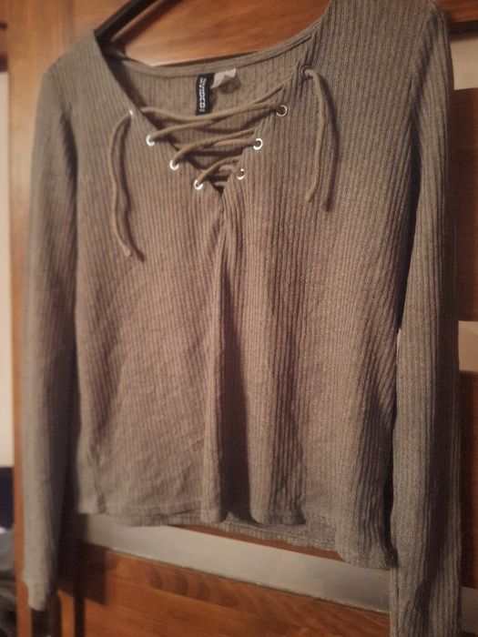 Bluzka damska H&M rozm.M 70%viskoza stan bardzo dobry.