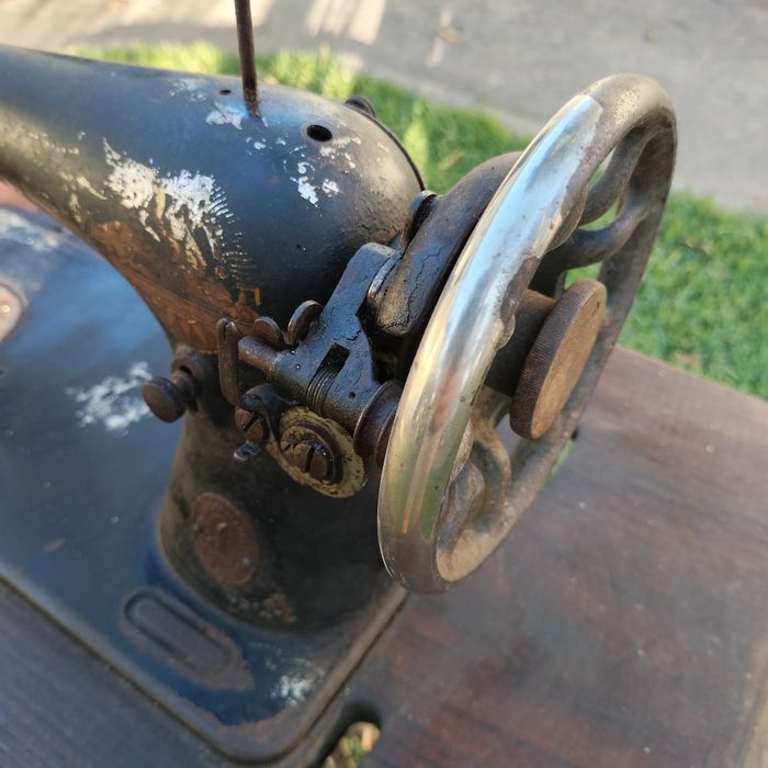 Máquina de costura Singer antiga