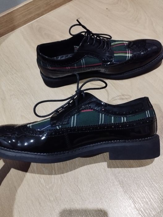 Czarne buty eleganckie męskie lakierki 45
