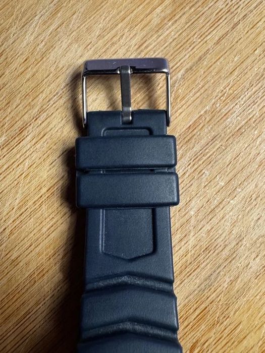 Relógio Casio G-Shock GT-000 vintage Y2K