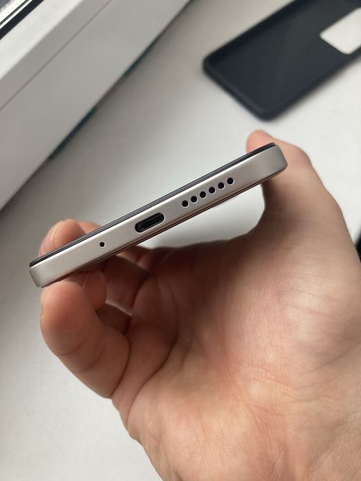 Продам Xiaomi Redmi 15 8/256