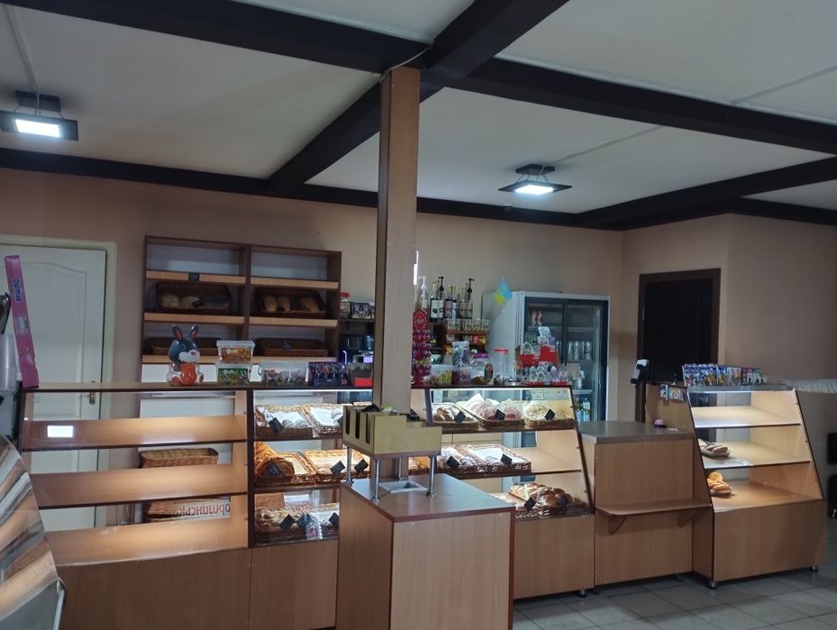 Продаю приміщення в центрі Узина