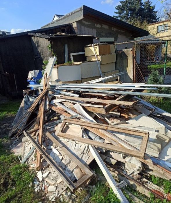 Opróżnianie mieszkań,  strychów , garaży, piwnic, wywóz mebli.