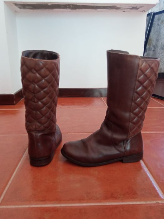 Botas cabedal castanhas 34