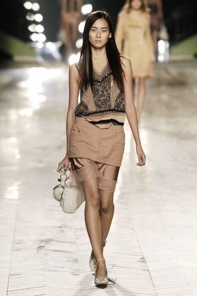 Christian Dior A/W 2006 by John Galliano сукня подіум