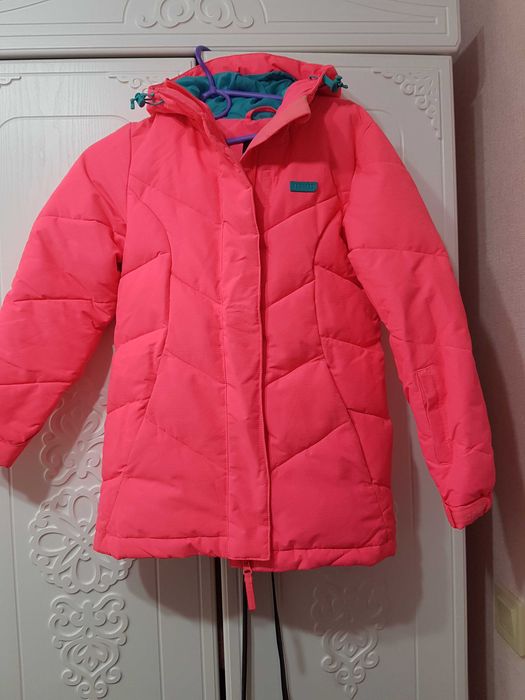 Куртка Termit на 140/164см в яскраво малиновому кольорі.