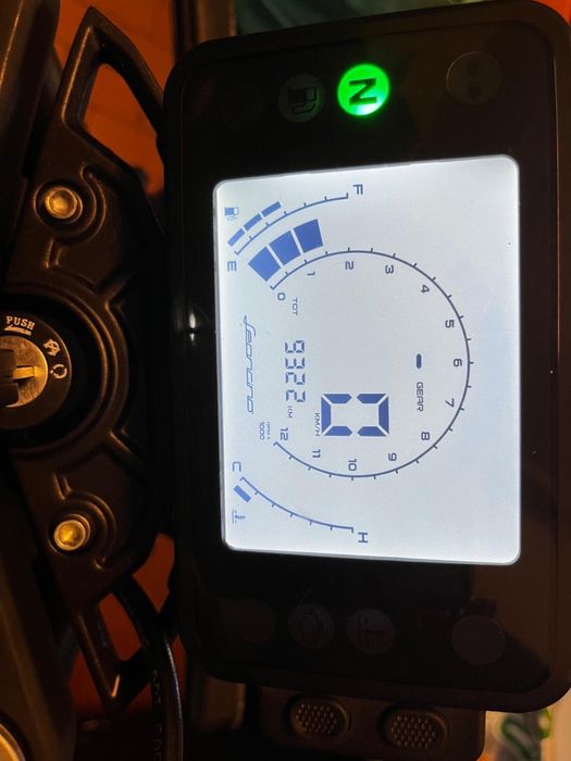 Benelli 125 ano 2022 com poucos KMs