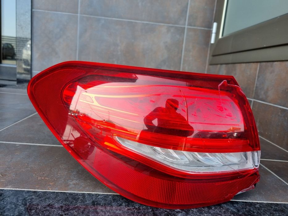 Ótica traseira esquerda Mercedes-Benz