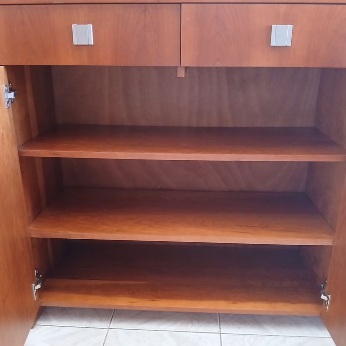 Móvel sapateira ou para outra utilidade.
