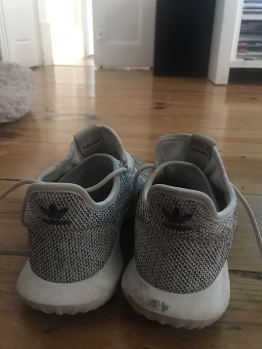 Ténis da marca Adidas