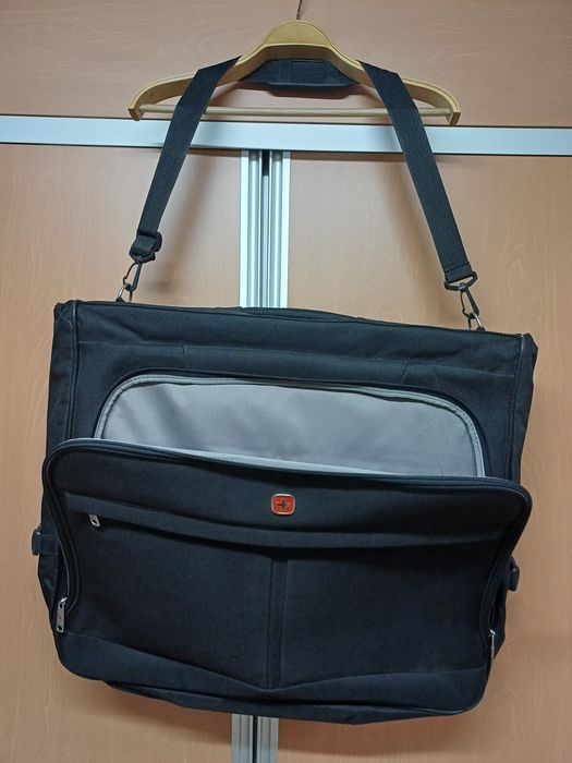 Porta fatos Swiss Alps Executive