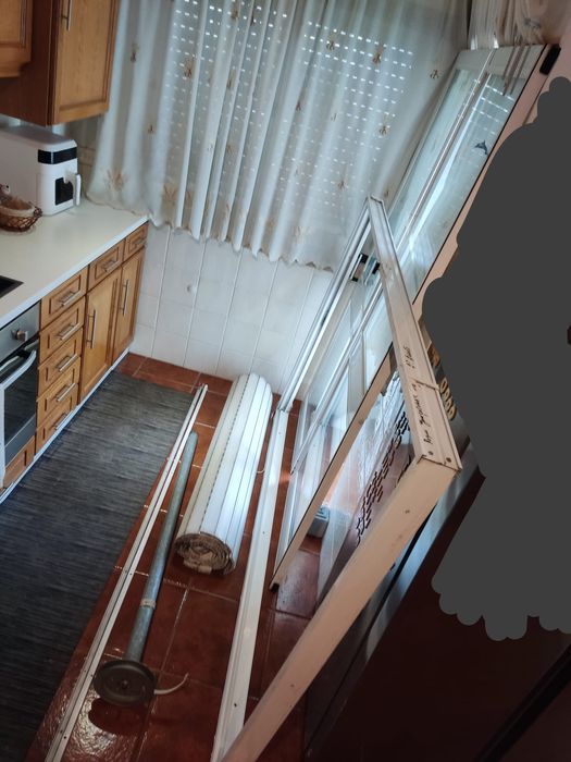 Janelas e porta de alumínio64187367374465122