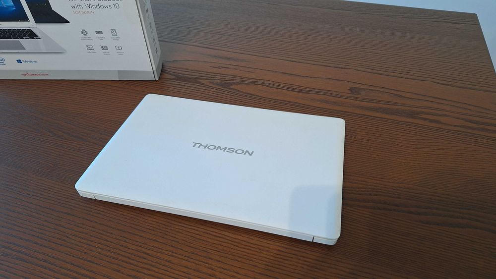 PC Portátil Thomson. Como novo.64752397192961123