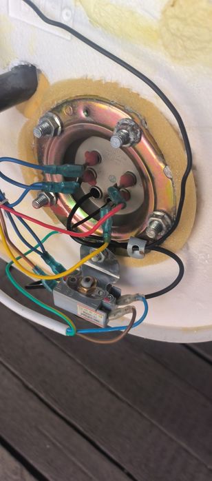 Продам бойлер Хотлекс 80 литров