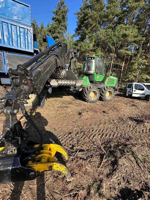 Продається спецтехніка John Deere 1510E + на базі дробарка BRUKS