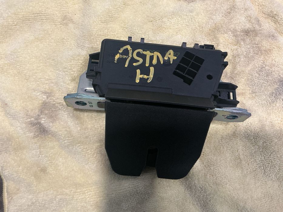 fecho da mala Opel Astra H Gtc 1.3 cdti ano 2008