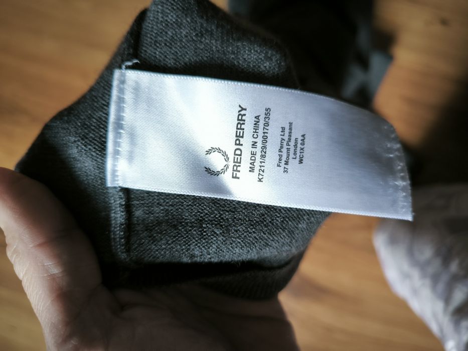 Fred Perry sweterek męski S Merino Wool ciemno szary