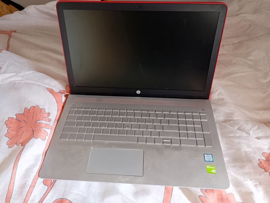 HP 15-CC501 / i5 7200U / 16GB RAM 2133MHz / 2GB NVIDIA 940MX / 256GB SSD64738675069442122