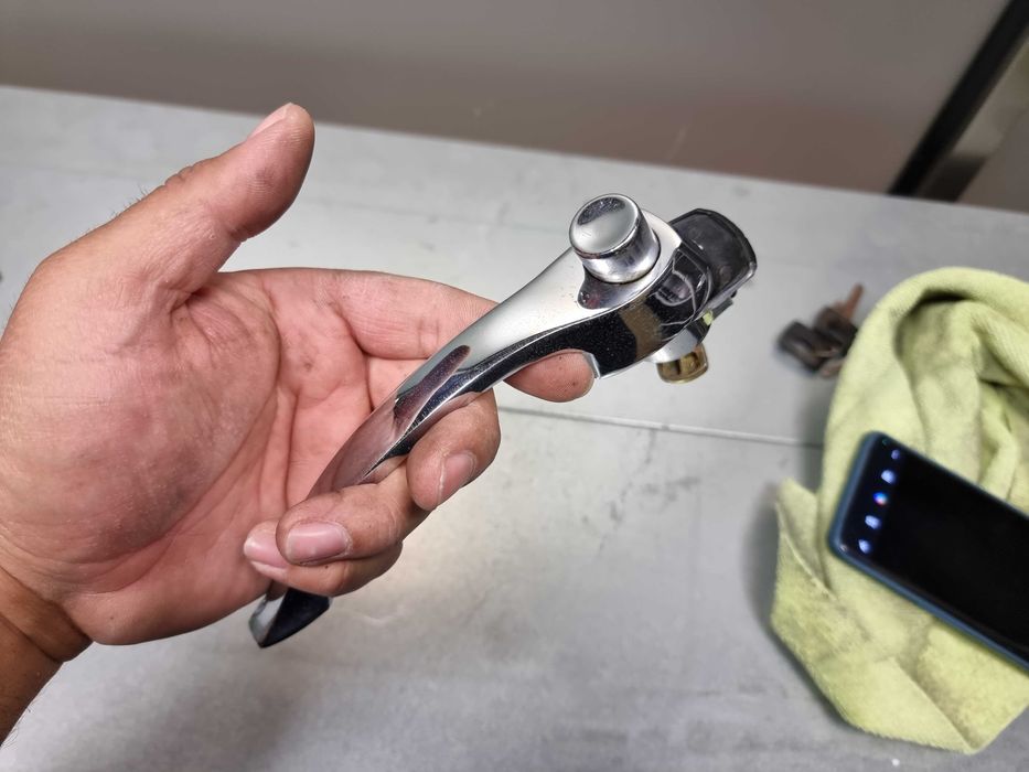 Puxadores das portas Mercedes W110 Rabo de Peixe