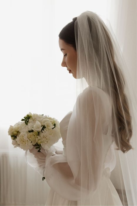 Продам весільну сукню